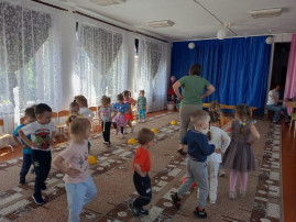 Разучивание логоритмических речёвок Разучивание логоритмических речёвок.